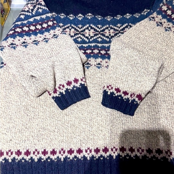 🏔️Rare 1990's Vintage Disney Ski Lodge Cream and Blue V-Neck Sweaters 100% Wool - Picture 10 of 16